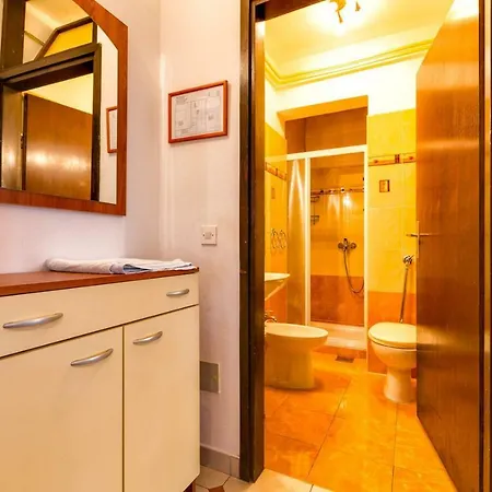 Guest house Apatments Anita, 3*